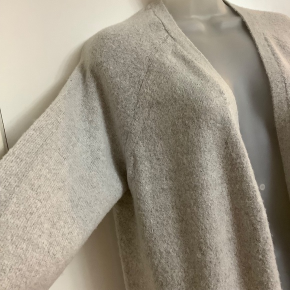 Cloth brand Lovely long soft cardigan MEDIUM light grey color - Picture 5 of 11